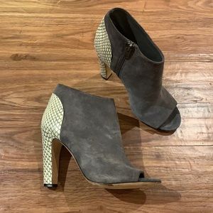 Vince Suede Sierra Snake skin Peep Toe Bootie 7